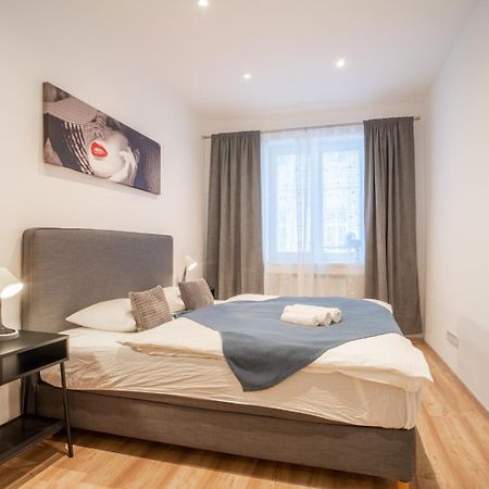Sukromny Staromestsky Apartman V Uzasnej Lokalite/Cozy Old-Town Apartment In A Great Neighborhood Bratislava Luaran gambar