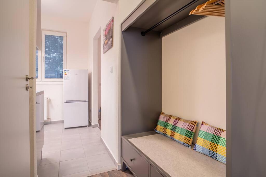 Sukromny Staromestsky Apartman V Uzasnej Lokalite/Cozy Old-Town Apartment In A Great Neighborhood Bratislava Luaran gambar