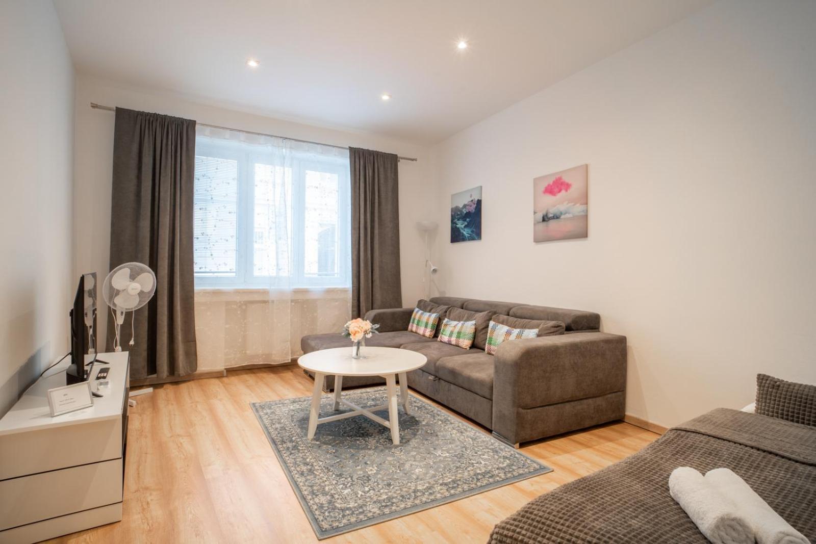 Sukromny Staromestsky Apartman V Uzasnej Lokalite/Cozy Old-Town Apartment In A Great Neighborhood Bratislava Luaran gambar